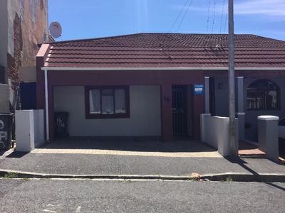 Semi-detached For Sale in Walmer Estate, Cape Town