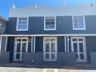 Townhouse For Sale in Woodstock, Cape Town